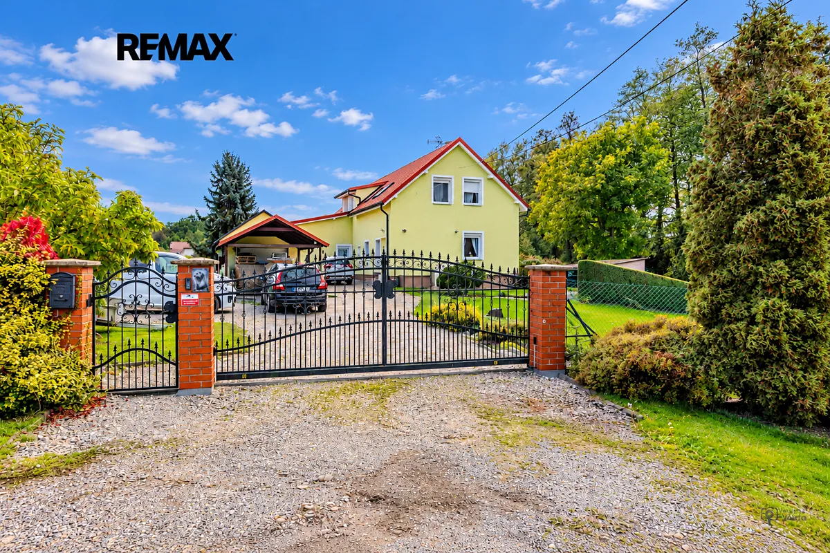 Prodej rodinného domu 258 m², pozemek 4004 m²